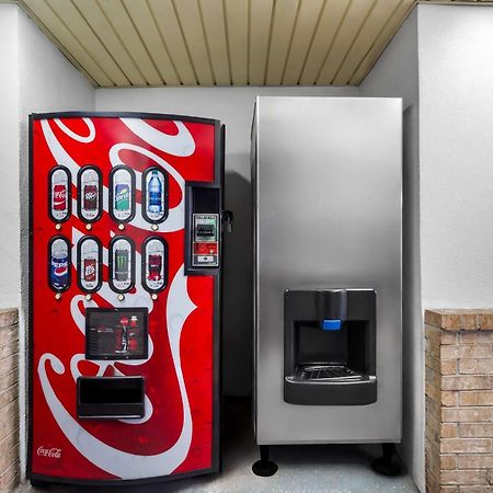Americas Best Value Inn Houston Heights At I-45 Екстериор снимка