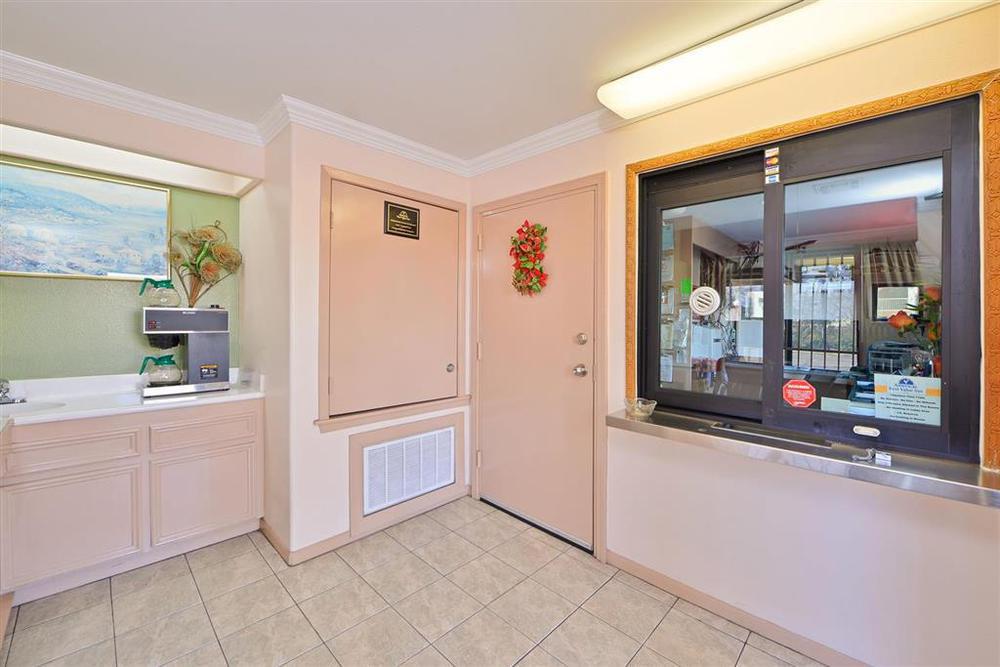Americas Best Value Inn Houston Heights At I-45 Интериор снимка