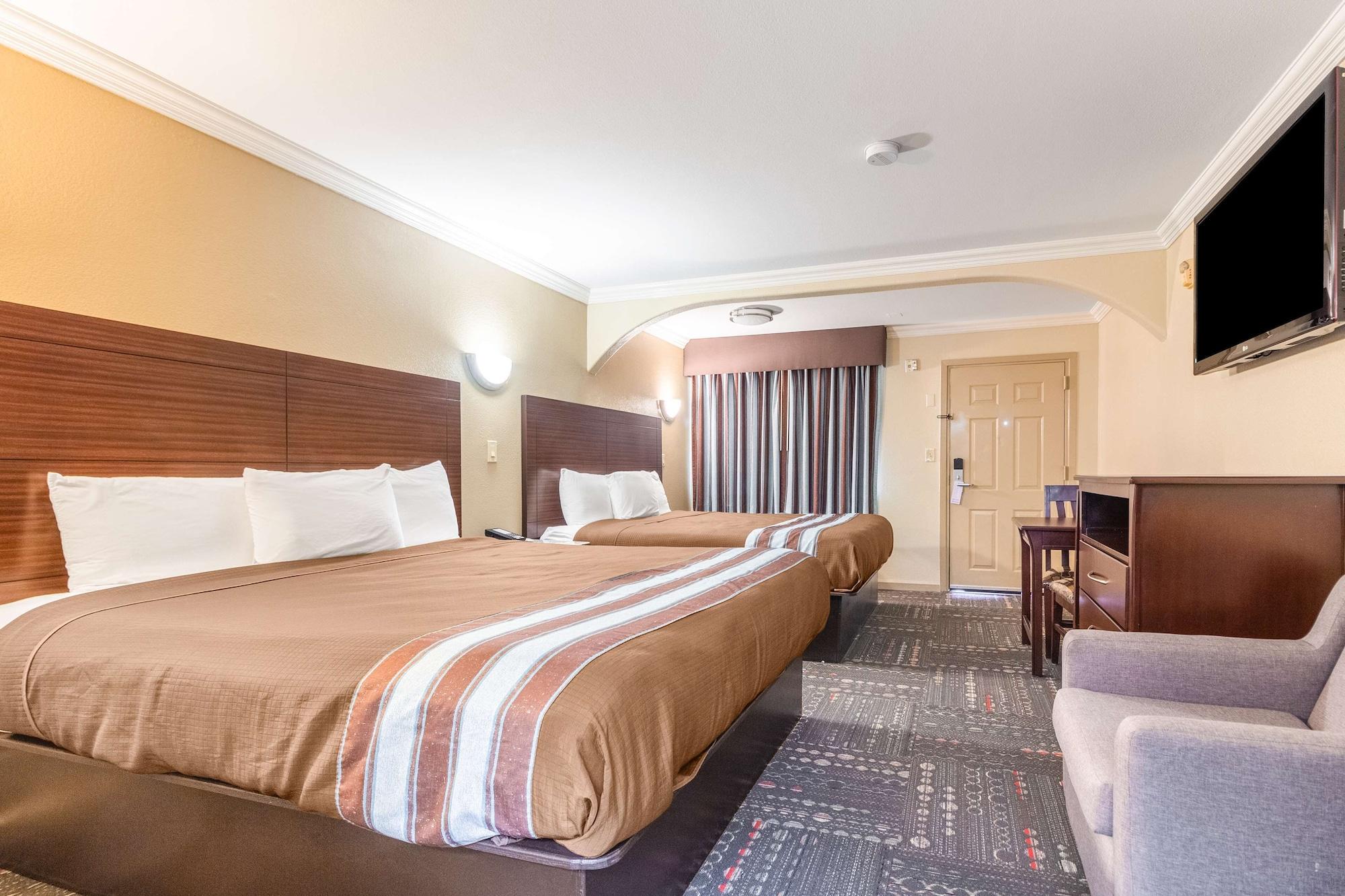 Americas Best Value Inn Houston Heights At I-45 Екстериор снимка