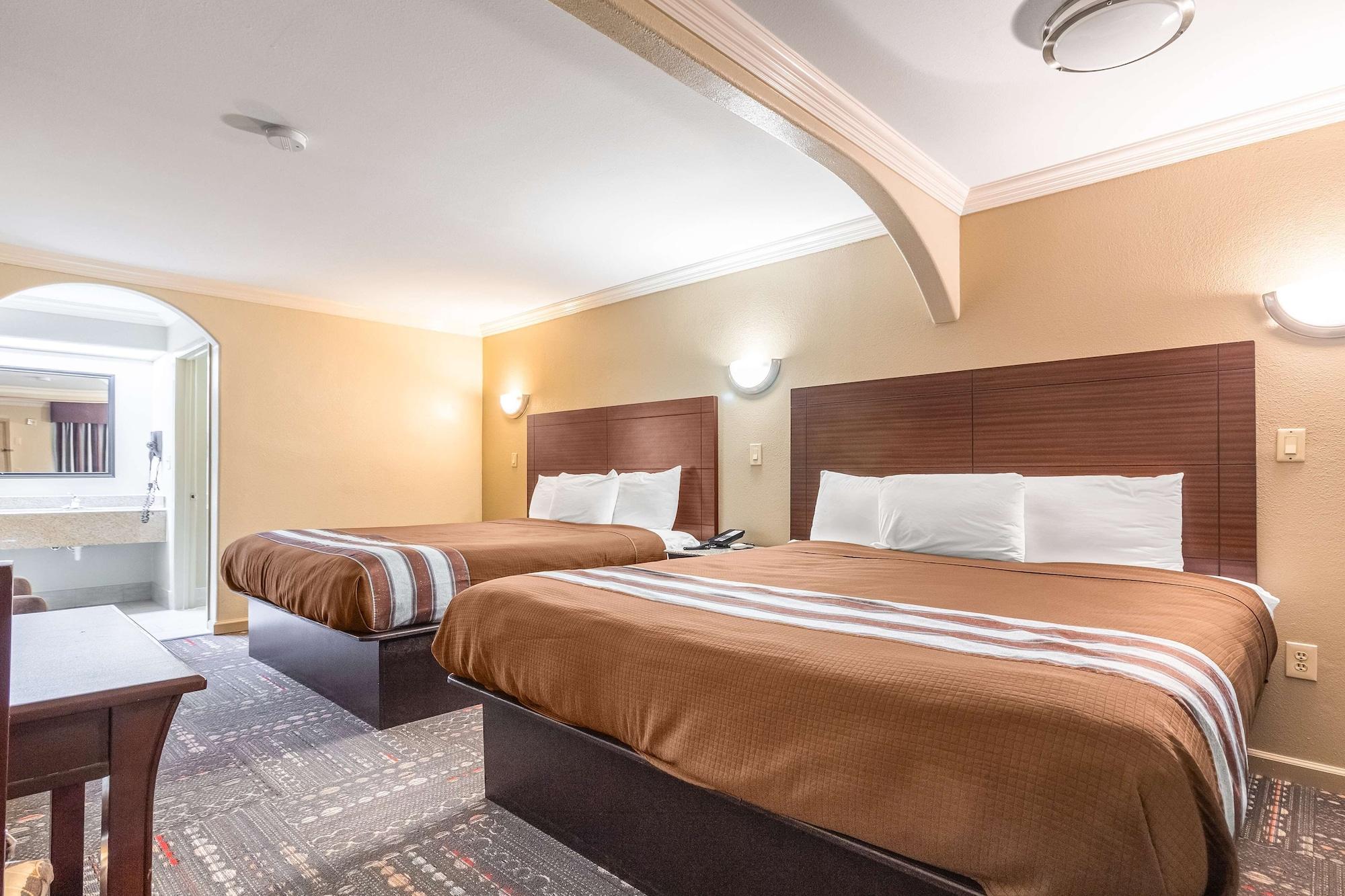 Americas Best Value Inn Houston Heights At I-45 Екстериор снимка