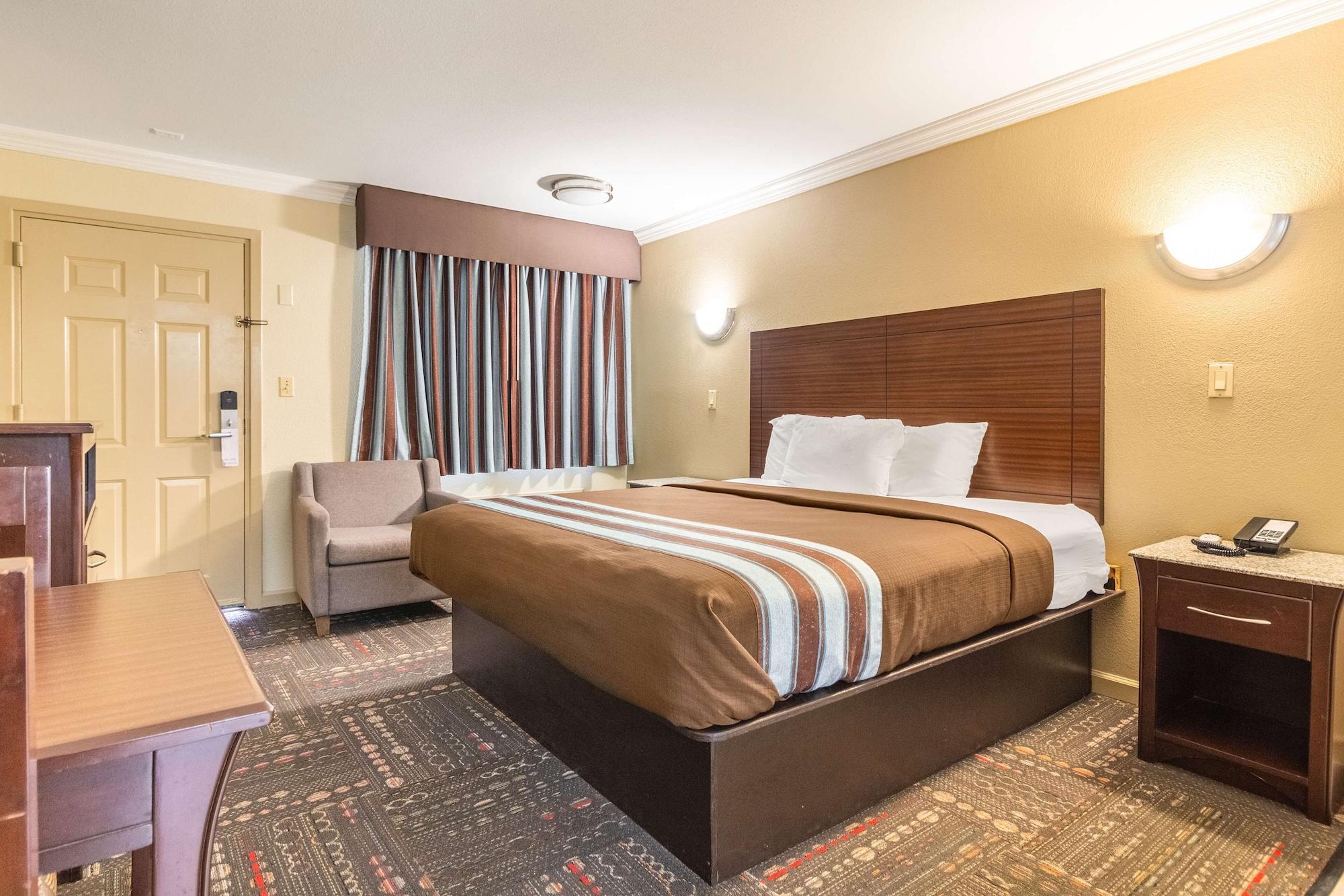 Americas Best Value Inn Houston Heights At I-45 Екстериор снимка