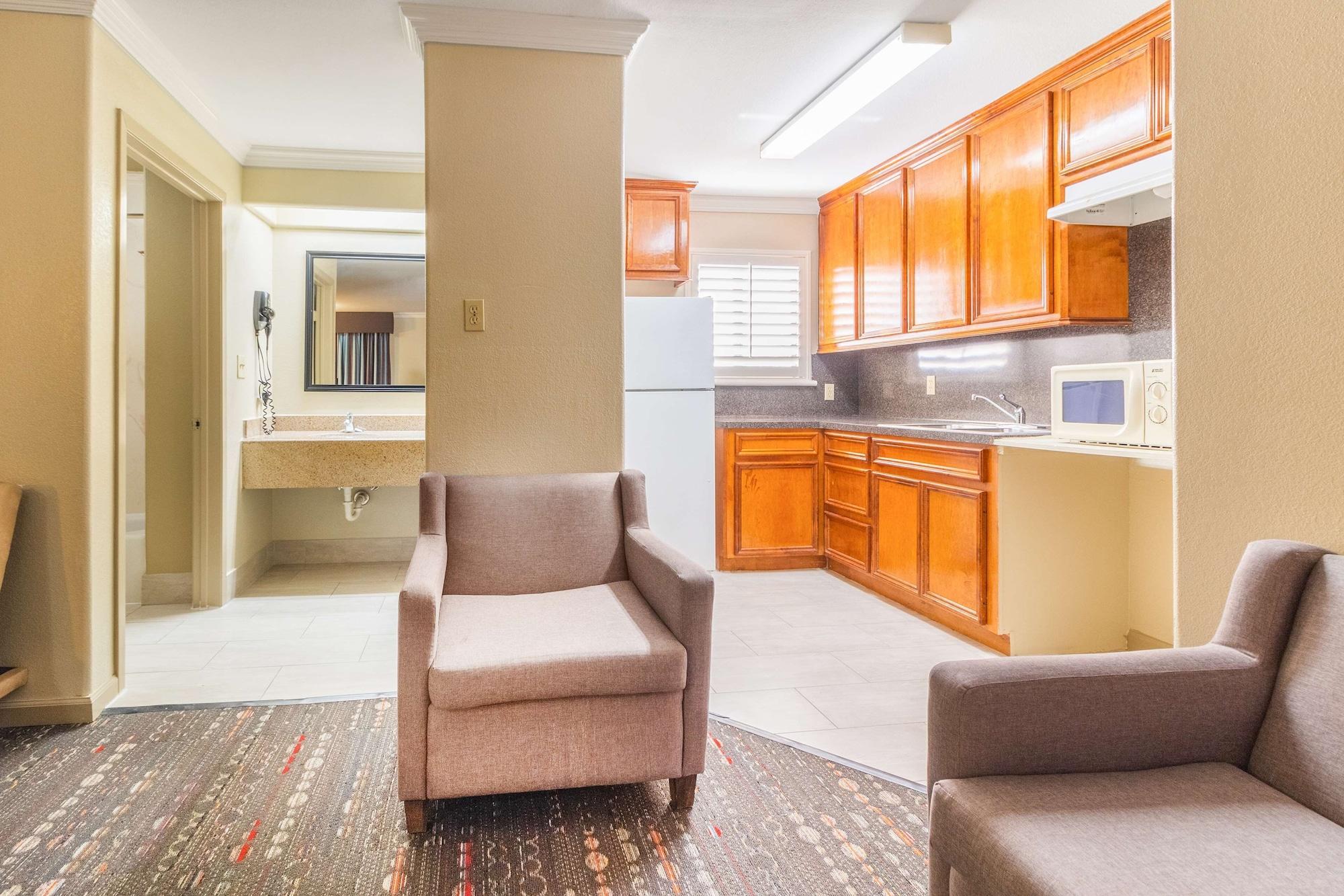 Americas Best Value Inn Houston Heights At I-45 Екстериор снимка