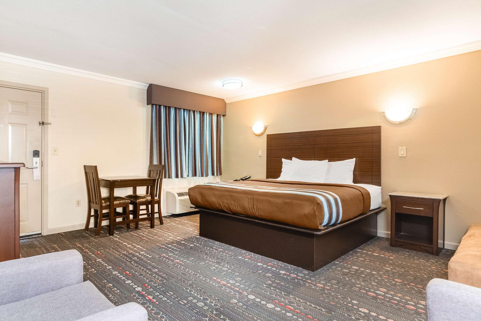 Americas Best Value Inn Houston Heights At I-45 Екстериор снимка