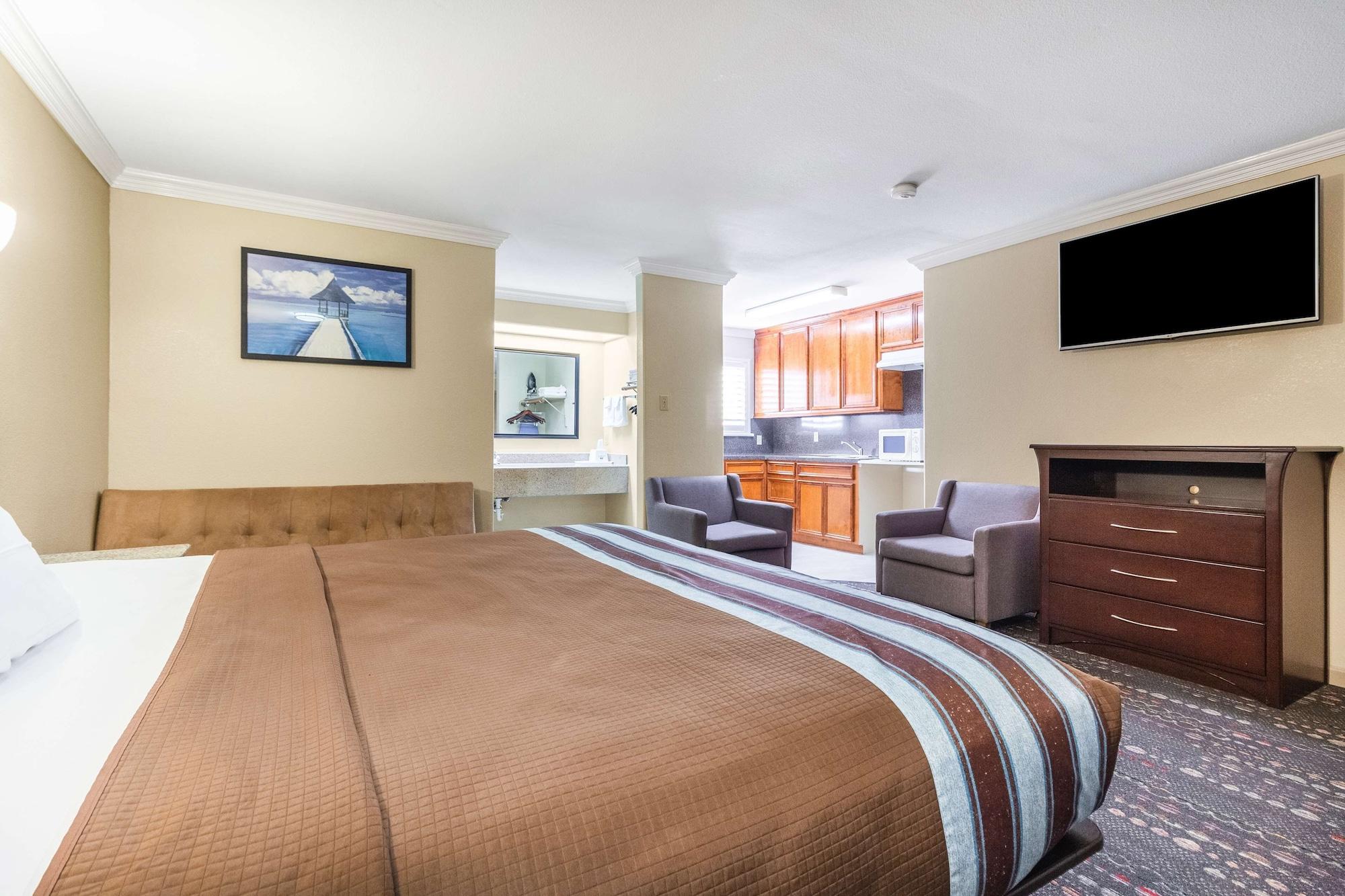 Americas Best Value Inn Houston Heights At I-45 Екстериор снимка