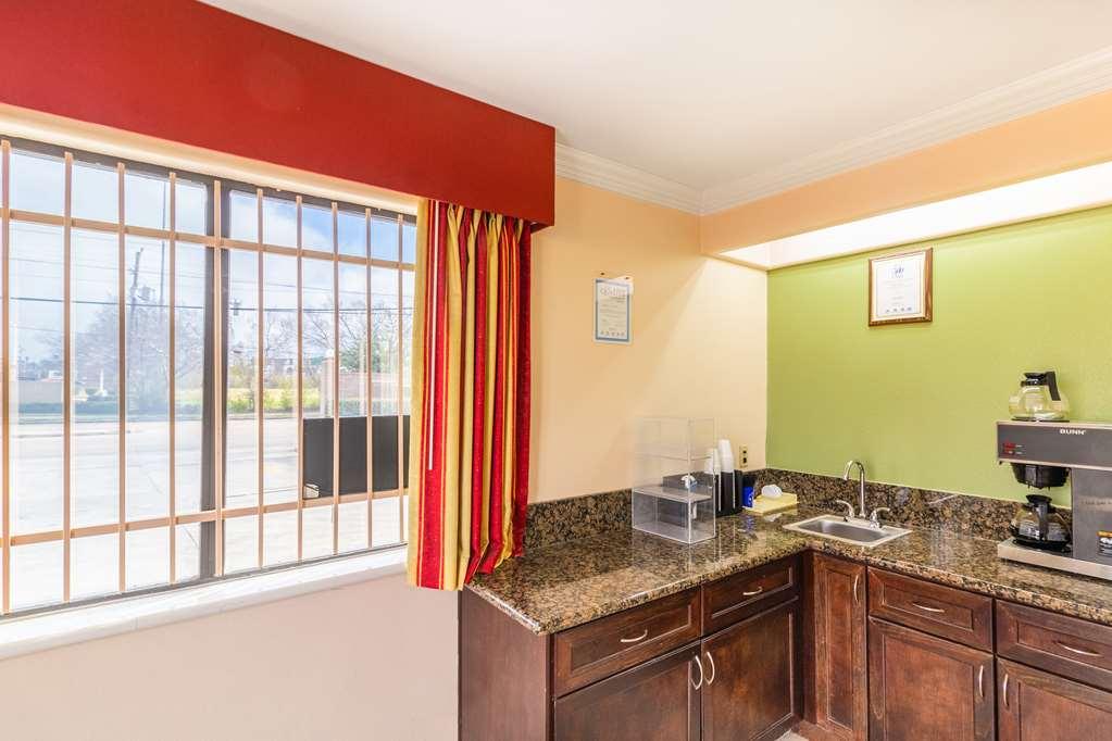 Americas Best Value Inn Houston Heights At I-45 Ресторант снимка