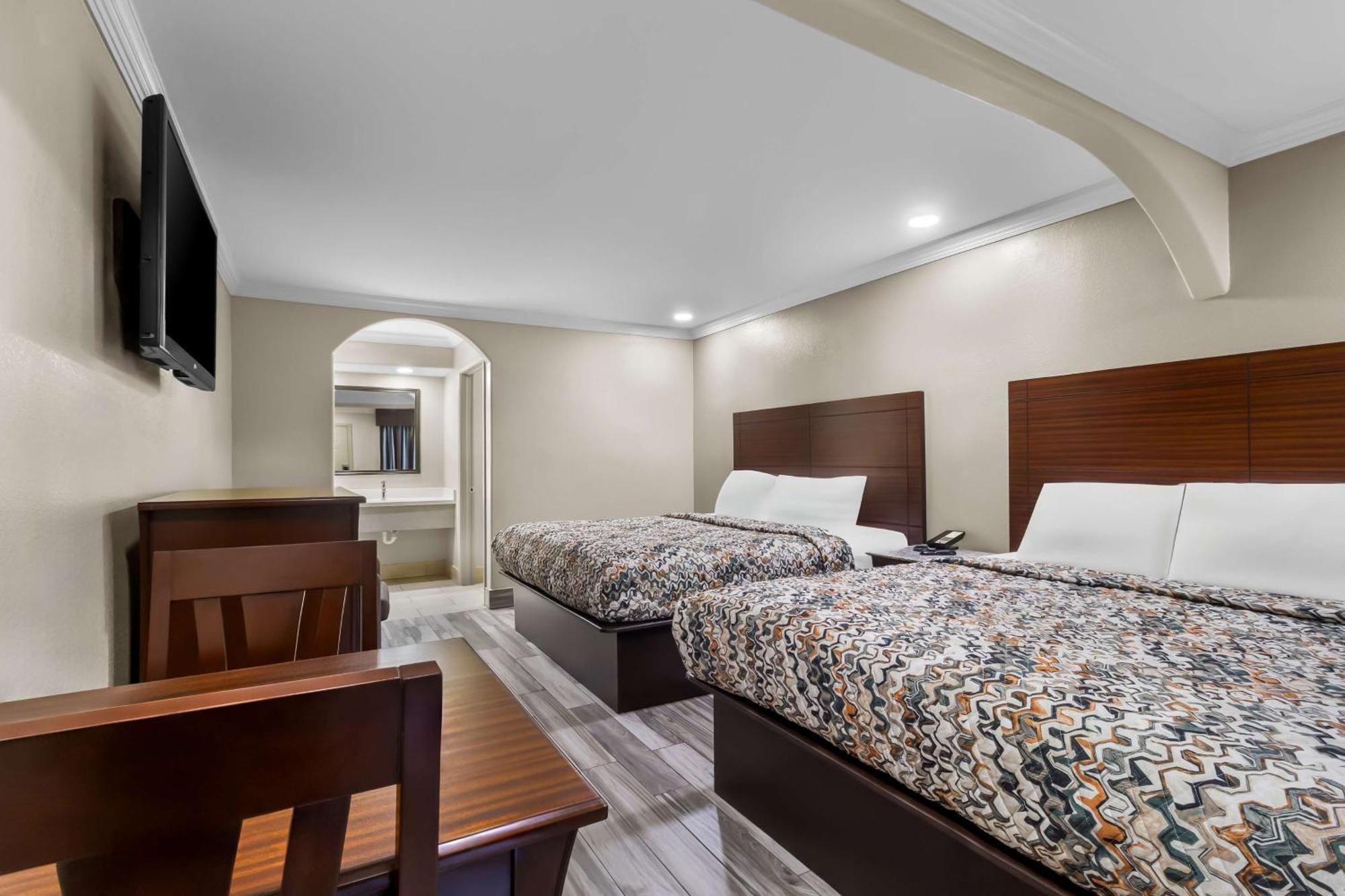 Americas Best Value Inn Houston Heights At I-45 Екстериор снимка