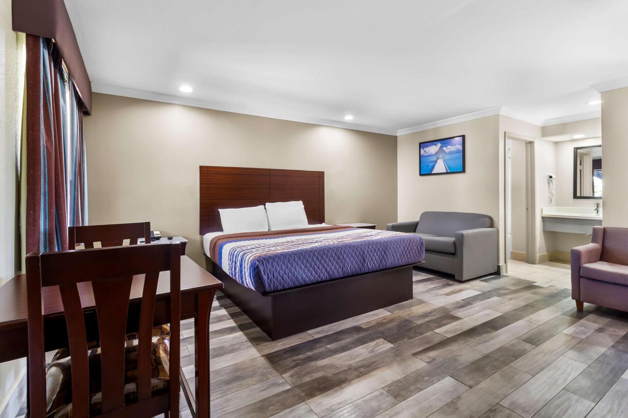 Americas Best Value Inn Houston Heights At I-45 Екстериор снимка