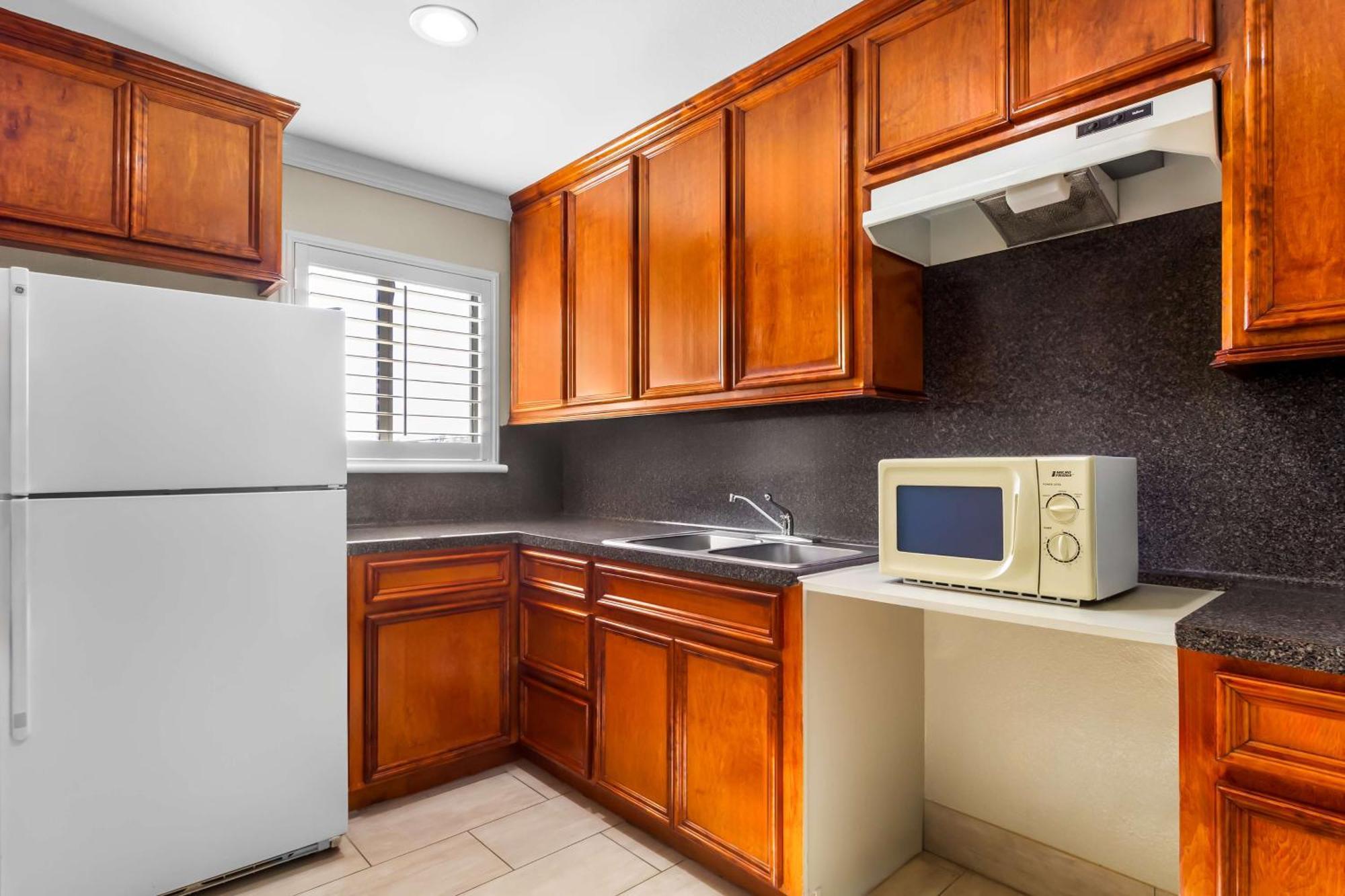 Americas Best Value Inn Houston Heights At I-45 Екстериор снимка